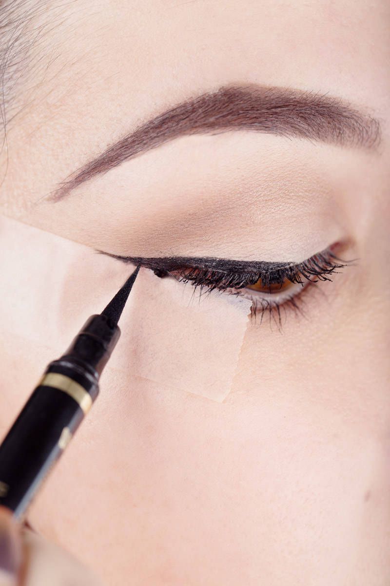Tape Eyeliner
