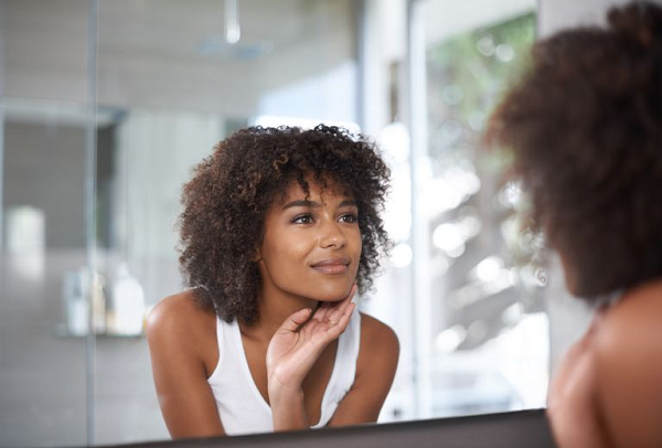 woman_mirror