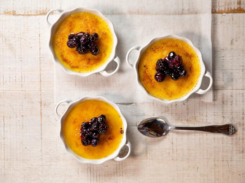 Classic creme brûlée