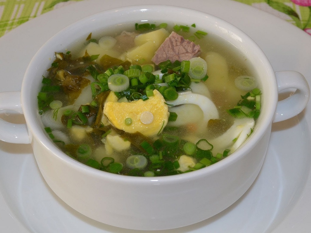 Green borscht sorrel soup