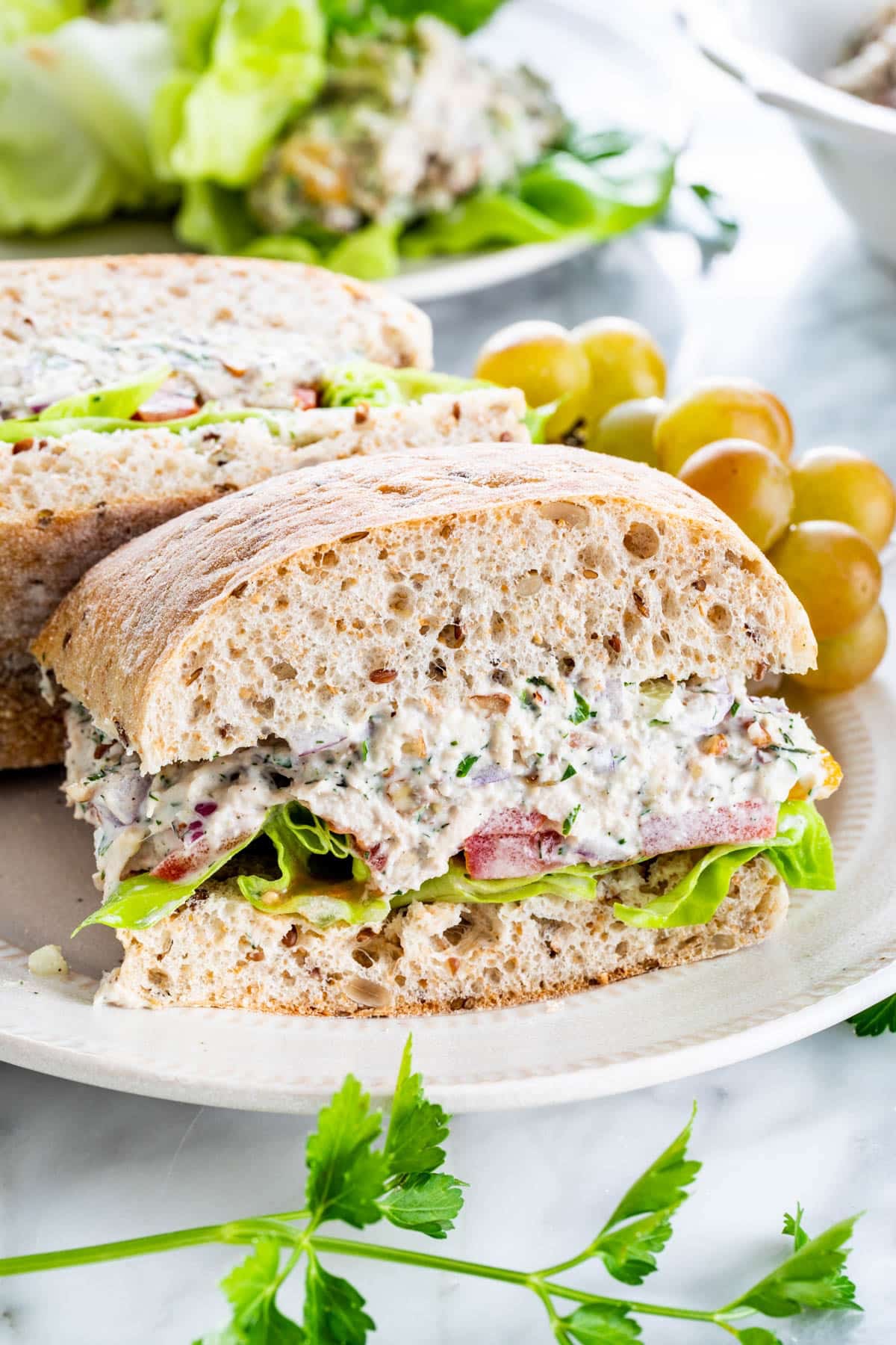 Tuna salad sandwich 