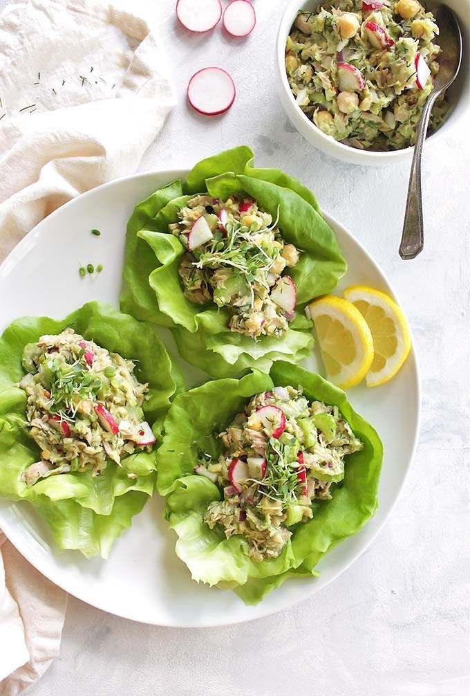 Avocado tuna lettuce wrap 
